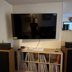 Mike's Pro Handyman Services - TV mounting on the corner