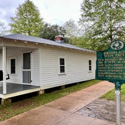 Elvis Presley Birthplace & Museum