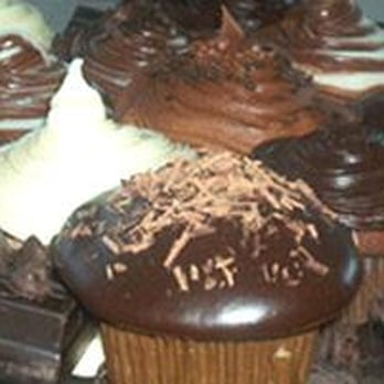 Yummy Cupcakes - Desserts Near Me - Burbank, California