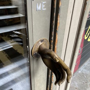 Mudlark Oddities - Antiques Near Me - Seattle, Washington