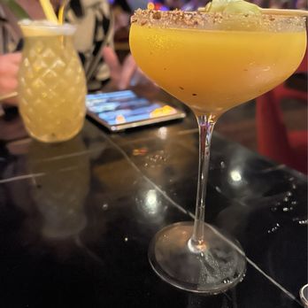 MaKiin - Hua hin mango (and pu lae pineapple in the back) - Thai Near Me - Houston, Texas