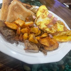 muddy waterz bar & grill - Ham and cheese omelette