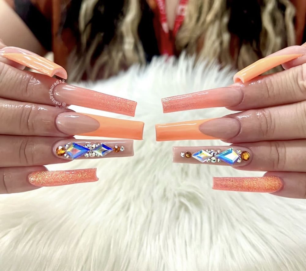 Nails by Laura Logo