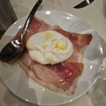 Mannino's Italian Kitchen & Lounge - Burrata worh speck and truffle. - Italian Near Me - Commack, New York