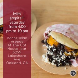 Miss Arepita - Arepa Mobile - Para pata black beans plantains and white cheeses