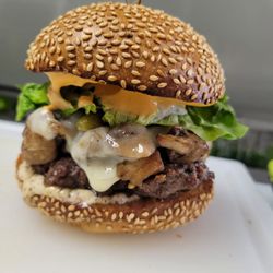 Lena Ardiendo Pizza - Mushroom burger with a side salad and a choice of Roasted potatoes/ Clam Chowder soup