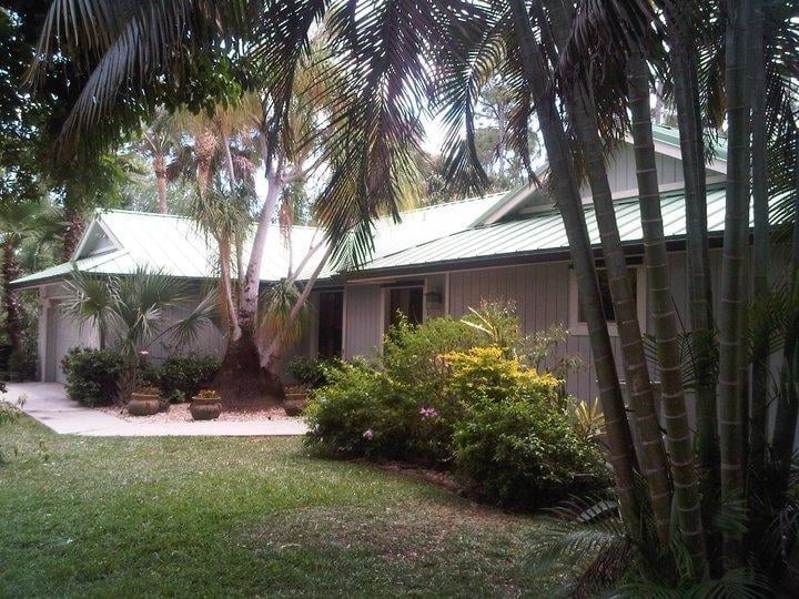 Slide of KLR Roofing