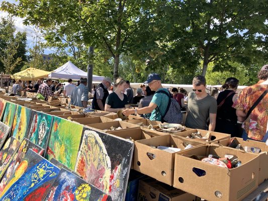 Mauerpark Flohmarkt by null