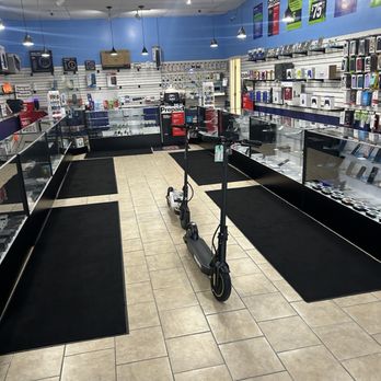 MD Gadgets - Inside of the store - Mobile Phone Repair Near Me - Snow Hill, Maryland MD Gadgets - Inside of the store - Mobile Phone Repair Near Me - Snow Hill, Maryland