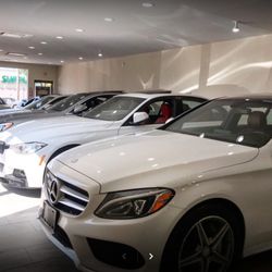 Certified Select Motors - Inside Showroom