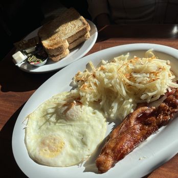 Cozy Corner - 2 Eggs with Bacon, hash browns and toast - Burgers Near Me - Chicago, Illinois Cozy Corner - 2 Eggs with Bacon, hash browns and toast - Burgers Near Me - Chicago, Illinois