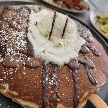 Flapjax - Chocolate chip pancakes - New American Near Me - Santa Monica, California