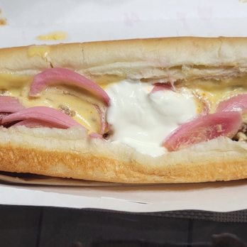 Eats Burgers - Chili dog. - Burgers Near Me - Fredericksburg, Virginia Eats Burgers - Chili dog. - Burgers Near Me - Fredericksburg, Virginia