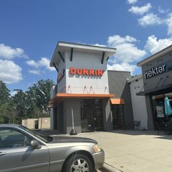 Dunkin' - Exterior Shot