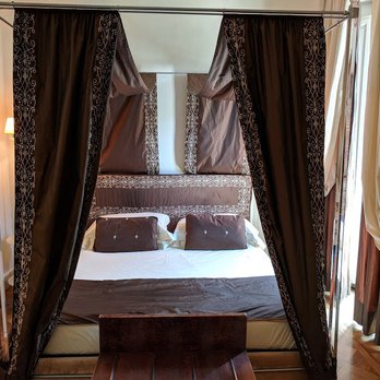 Hotel Villa La Vedetta - The bed in our suite - Hotels Near Me - Florence, FI