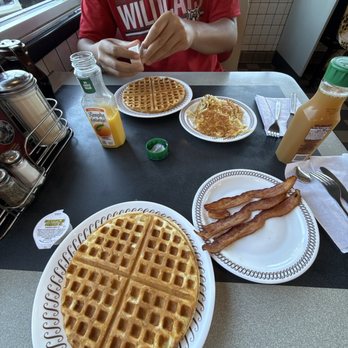 Waffle House - Diners Near Me - Clayton, Georgia