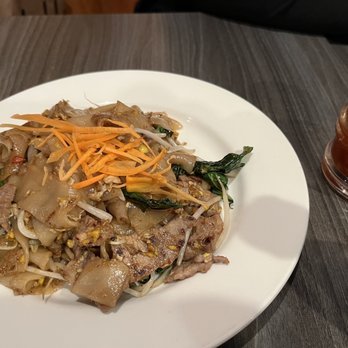 Silver Spoon Thai Restaurant - Pad See Eiw with beef - Thai Near Me - Chicago, Illinois Silver Spoon Thai Restaurant - Pad See Eiw with beef - Thai Near Me - Chicago, Illinois