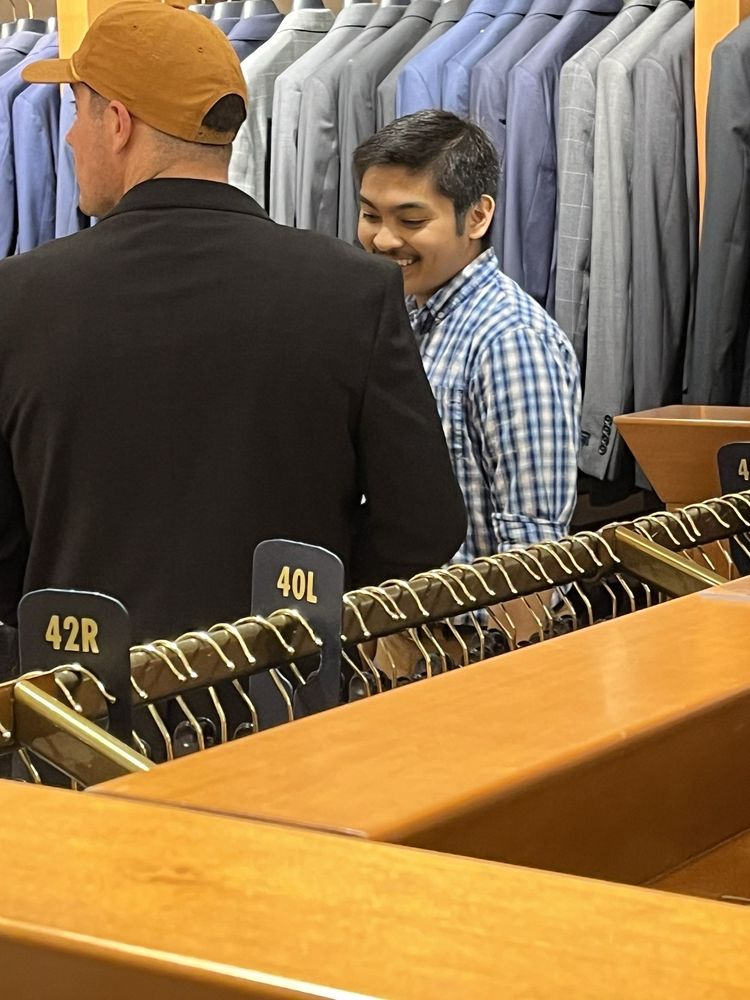 BROOKS BROTHERS FACTORY OUTLET Updated February 2025 16 Photos & 11 Reviews 10600 Quil