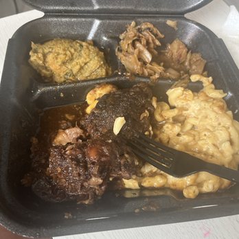 Chicken’s Kitchen - Oxtails, macaroni, cabbage, dressing - Soul Food Near Me - Harvey, Louisiana Chicken’s Kitchen - Oxtails, macaroni, cabbage, dressing - Soul Food Near Me - Harvey, Louisiana