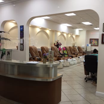 Le's Nail Studio - Can you see the Teddy Bear chairs? - Nail Salons Near Me - Kaneohe, Hawaii