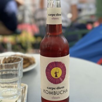 Cafe Tomaselli - Kombucha drink - Coffee & Tea Near Me - Salzburg, 5 Cafe Tomaselli - Kombucha drink - Coffee & Tea Near Me - Salzburg, 5