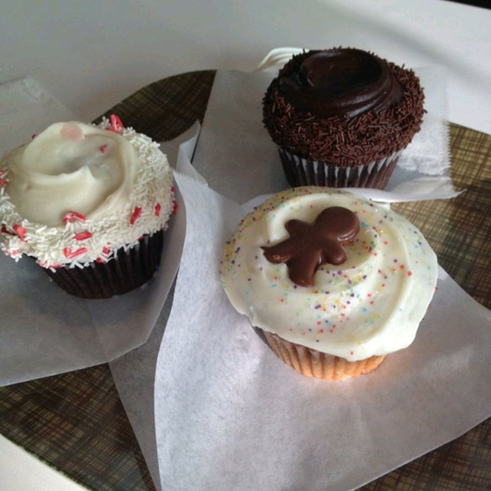 Frosted Cupcakery - Chocolate/chocolate, gingerbread (seasonal) and peppermint chocolate (seasonal) - Bakeries Near Me - Long Beach, California Frosted Cupcakery - Chocolate/chocolate, gingerbread (seasonal) and peppermint chocolate (seasonal) - Bakeries Near Me - Long Beach, California