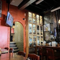 Blue Agave Restaurante y Tequileria - Bar tall booth and chairs