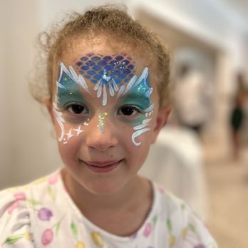 Smiley Face Painting - Princesses birthday party - Face Painting Near Me Smiley Face Painting - Princesses birthday party - Face Painting Near Me