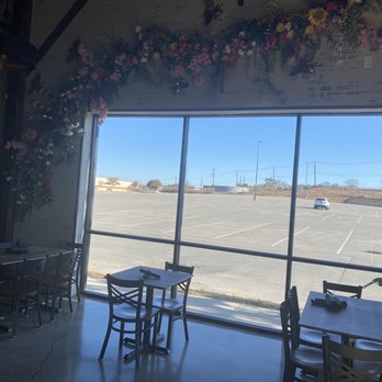 375 Social Kitchen - Beautiful wall decor of flowers - Asian Fusion Near Me - Universal City, Texas 375 Social Kitchen - Beautiful wall decor of flowers - Asian Fusion Near Me - Universal City, Texas