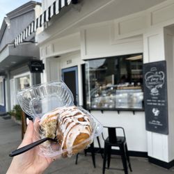Balboa Island Baking Company - Cinnamon roll