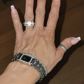 Charms Got Nails - Loving my nails they do such an amazing job  I went in today the girls where really friendly - Nail Salons Near Me - San Dimas, California
