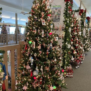 Christmas Mouse Nags Head - Decorated trees throughout like three featuring a whole army of Nutcrackers - Flowers & Gifts Near Me - Nags Head, North Carolina Christmas Mouse Nags Head - Decorated trees throughout like three featuring a whole army of Nutcrackers - Flowers & Gifts Near Me - Nags Head, North Carolina