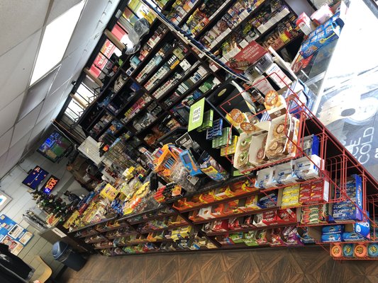 On Z Run Neighborhood Market, 9439 Magnolia Ave, Riverside, CA