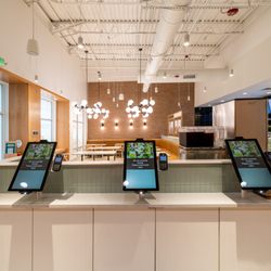 Chopt Creative Salad - Interior with kiosks