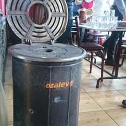 Kurcan Kasap ve Köfte Salonu - Restaurant tarafindaki soba