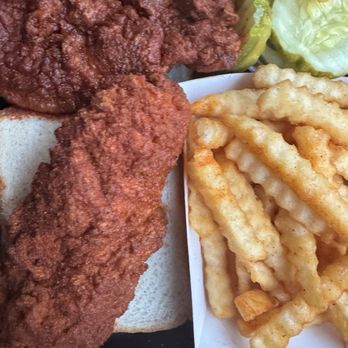 Dave's Hot Chicken - Hot Box - Tenders - Chicken Shop Near Me - Chicago, Illinois