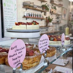 Sweedeedee - To-Go Pastry Case