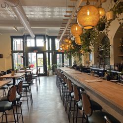 Trellis At Buchman - Bar area