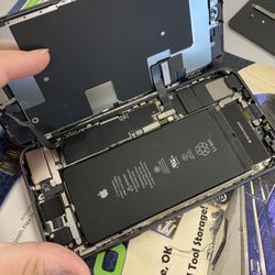 626 iPhone Repair - Inside of iPhone SE