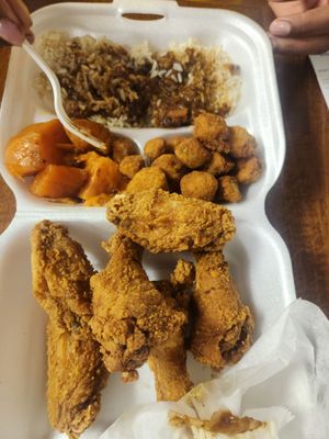 Eloise & Earnestine Soul Food by null
