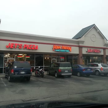 Jet's Pizza - Front of the store - Pizza Near Me - Louisville, Kentucky