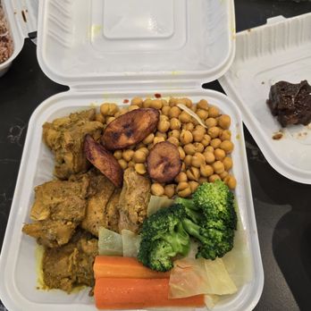 Chris Jerk - Curry Chicken - 2024-04-13 - Caribbean Near Me - Markham, Ontario
