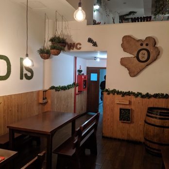 Ö Tascö - Lower corner of dining area - Portuguese Near Me - Porto, 13