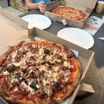 Tom and Pat's Pizza - Meatlovers pizza and cheese pizza - Pizza Near Me - West Haven, Connecticut