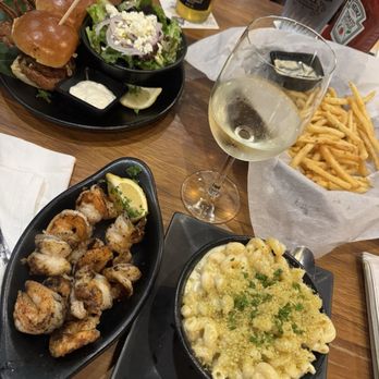 My New Joint - Soft shell crab sliders, blackened shrimp, mac n cheese - Cocktail Bars Near Me - Cudjoe Key, Florida