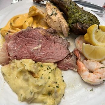 Cafe Sierra - New American Near Me - Universal City, California