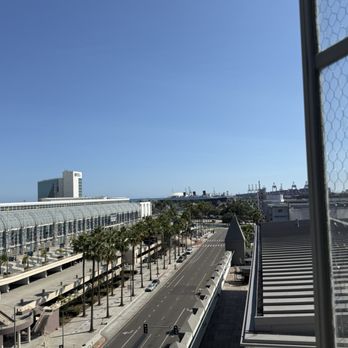 Ocean Center - Apartments Near Me - Long Beach, California