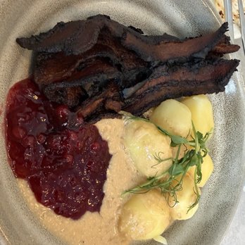 Restaurang & Pub Lokstallet - Bacon with onion sauce, potatoes and lingonberry. - Restaurants Near Me - Alvesta, N Restaurang & Pub Lokstallet - Bacon with onion sauce, potatoes and lingonberry. - Restaurants Near Me - Alvesta, N