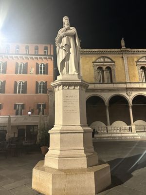 Piazza dei Signori by null