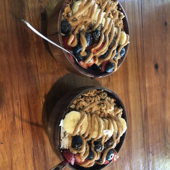 Bunkhouse Coffee Bar - Açaí bowl with granola, peanut butter, blueberries, strawberries, banana, and coconut! - Coffee & Tea Near Me - Jensen Beach, Florida